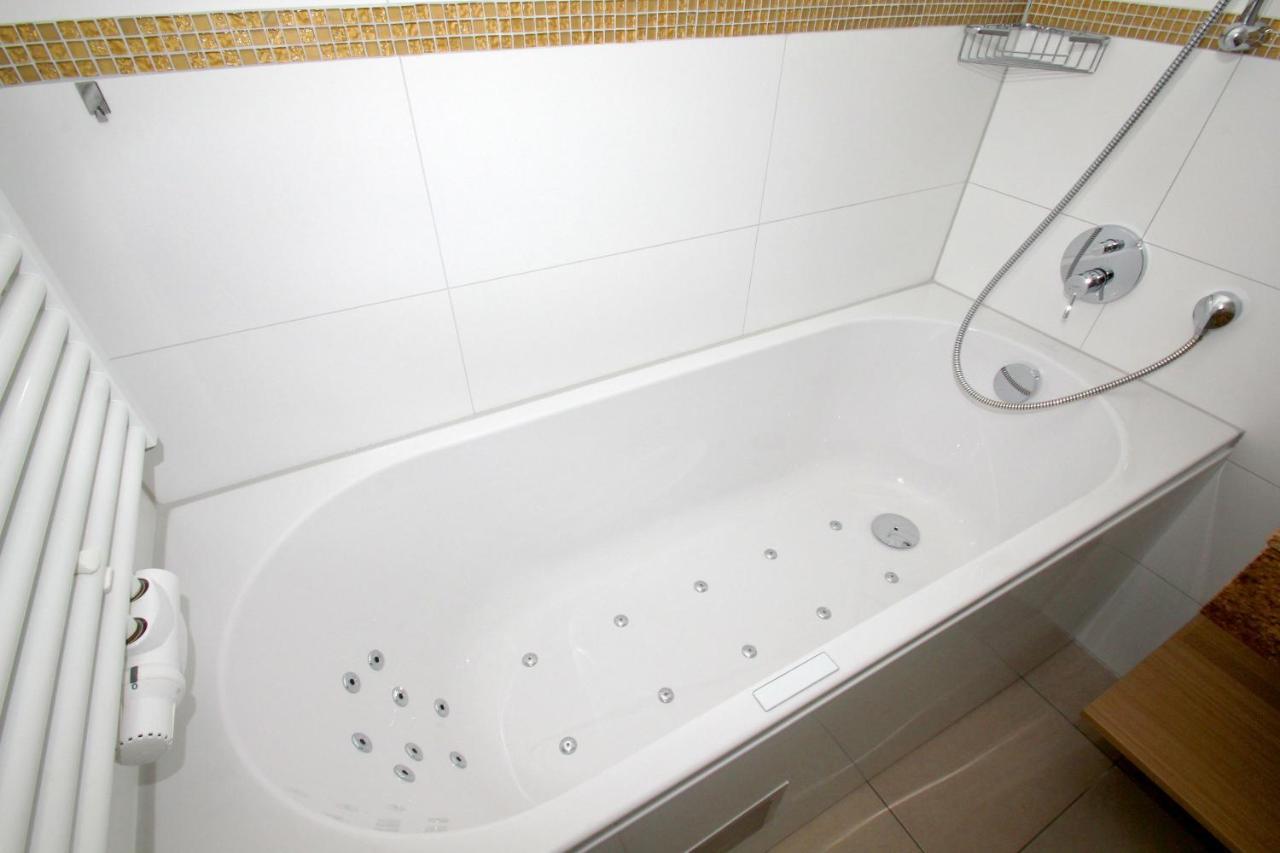 Strandnahe Fewo Mit Balkon, Gratis Nutzung Vom Ahoi Erlebnisbad Und Sauna In Sellin - Rex Rugia Fewo 30-6 لوبه المظهر الخارجي الصورة