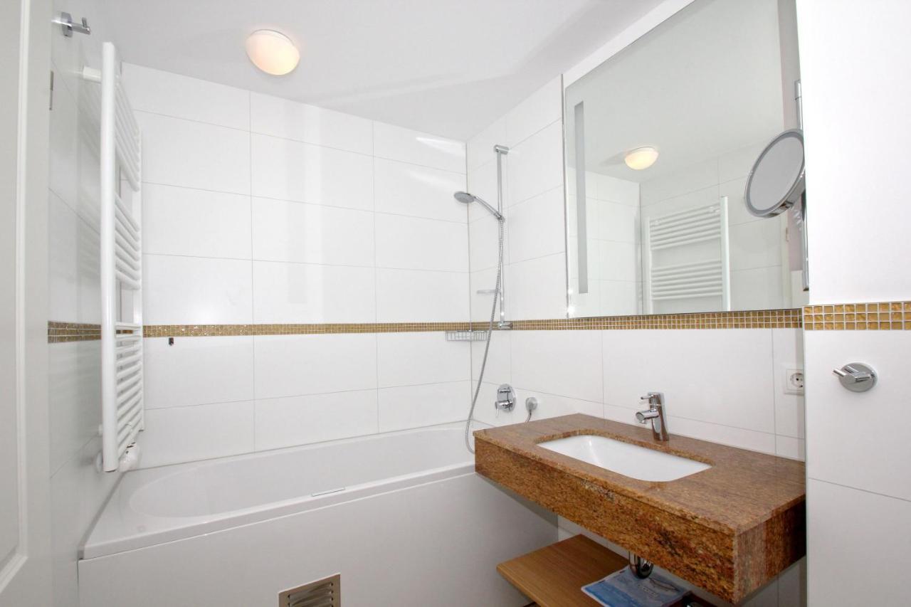 Strandnahe Fewo Mit Balkon, Gratis Nutzung Vom Ahoi Erlebnisbad Und Sauna In Sellin - Rex Rugia Fewo 30-6 لوبه المظهر الخارجي الصورة